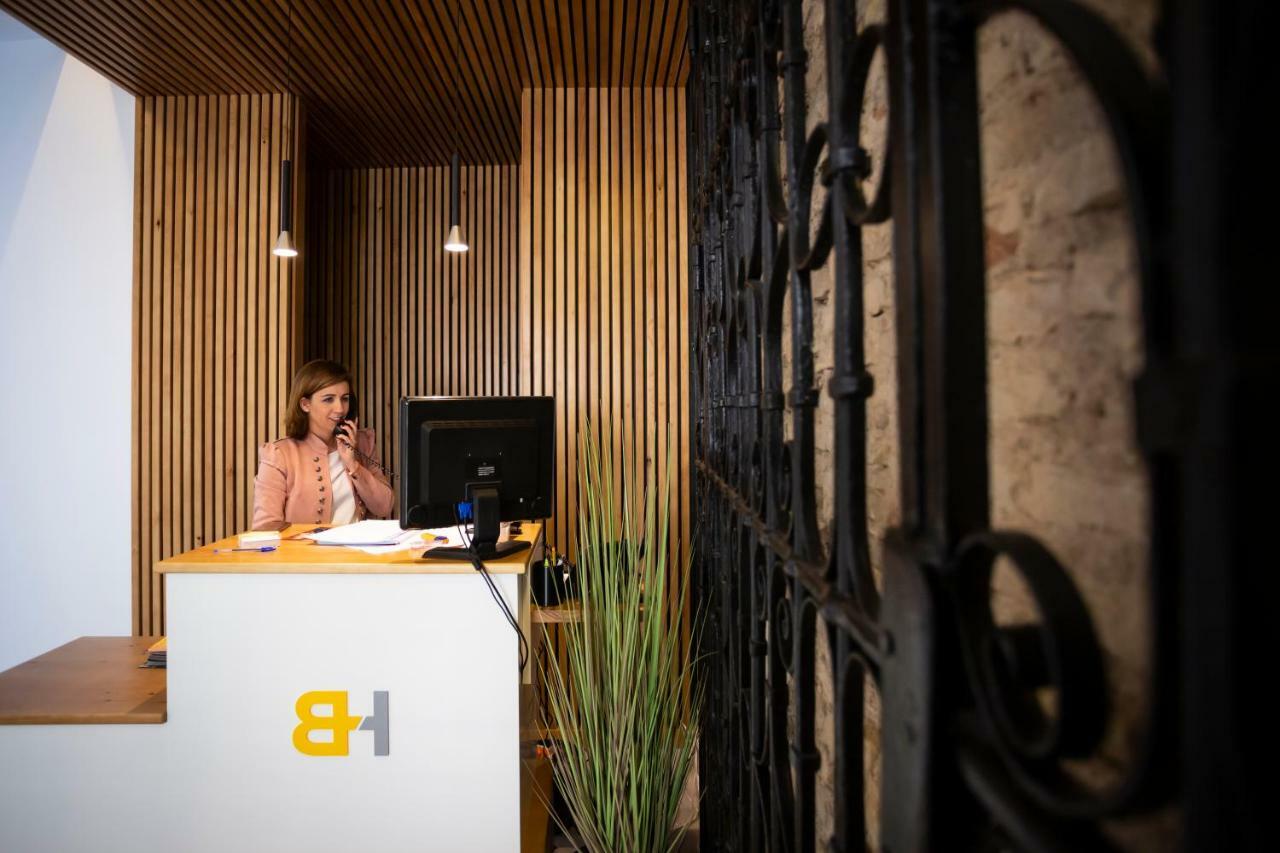 Basic Hotel Sevilla Catedral Dış mekan fotoğraf